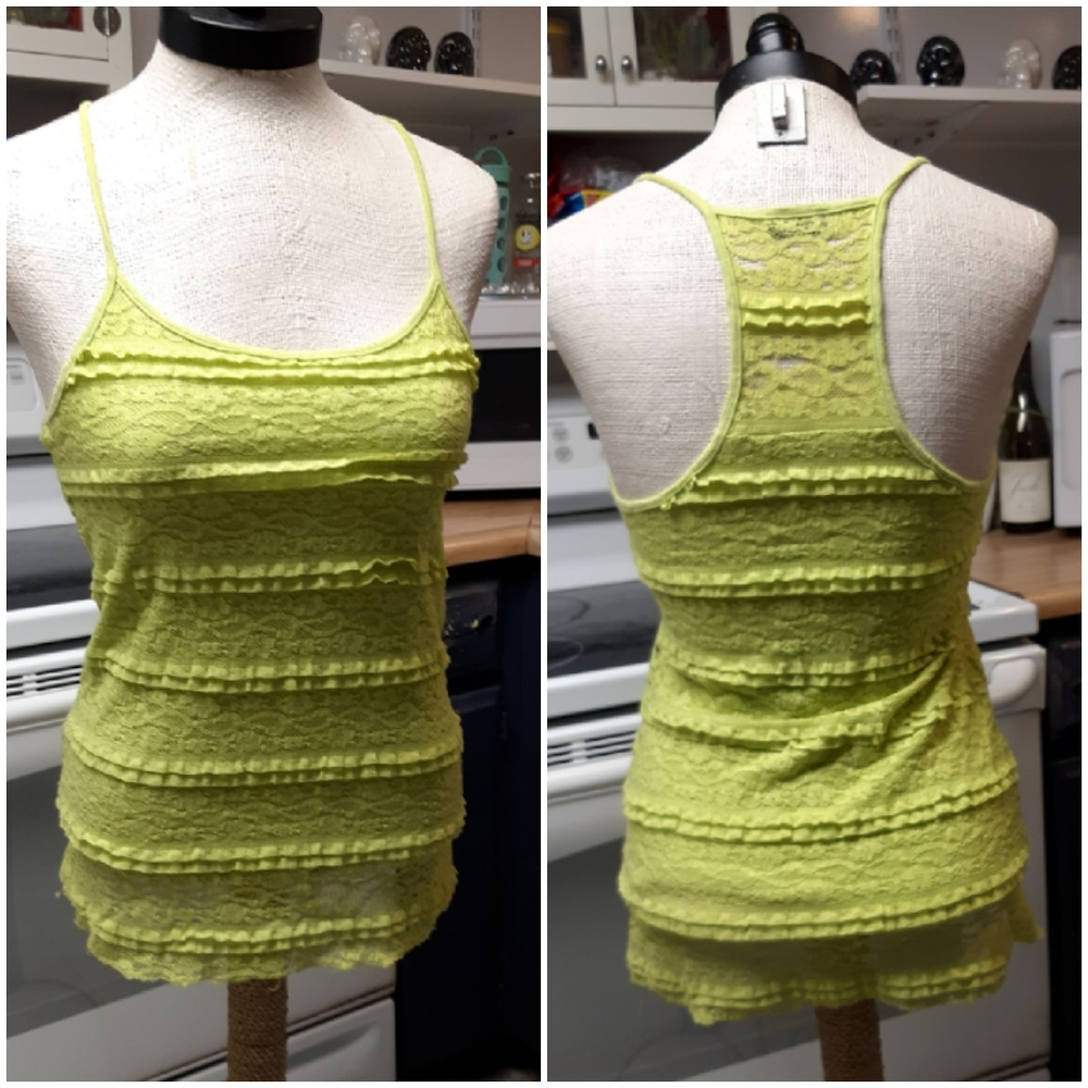 Womens Green tank top Summer shirt WETSEAL Fits Small Med Stretch